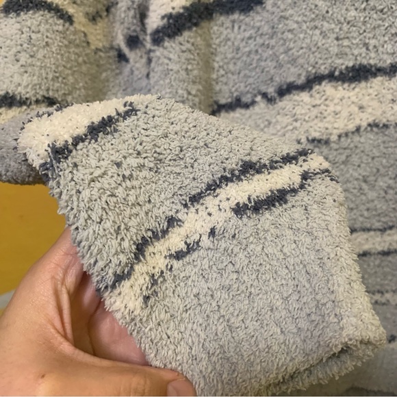 Barefoot Dreams Cozy Chic Seaside Crew Neck Pullover Ocean Zebra Size Medium - Picture 8 of 8